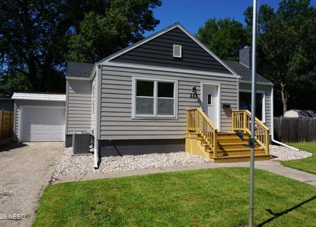 Property at 333 6th St NE, Watertown, SD 57201, 4 beds, 2 baths