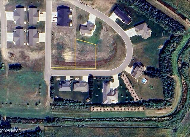 Property at 710 Valley View Cir, Milbank, SD 57252