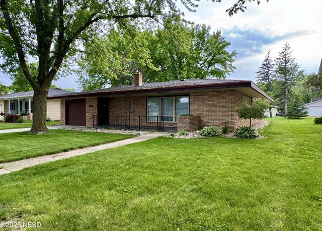 Property at 806 S Viola St, Milbank, SD 57252, 3 beds, 2 baths