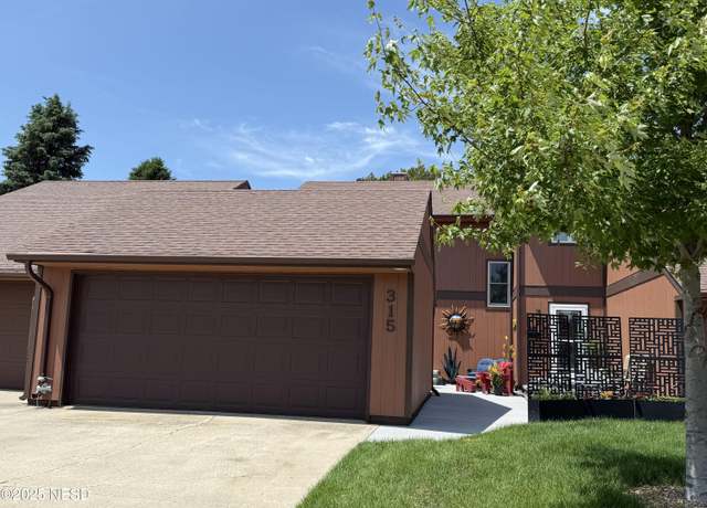 Property at 315 Summerwood Dr, Watertown, SD 57201, 4 beds, 3.5 baths