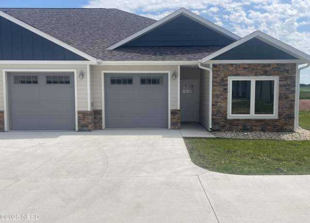 Property at 525 54th St NW #4, Watertown, SD 57201, 3 beds, 2 baths