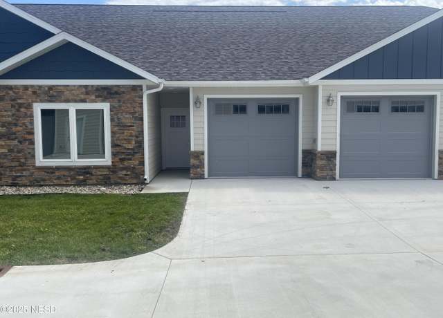 Property at 525 54th St NW #3, Watertown, SD 57201, 3 beds, 2 baths