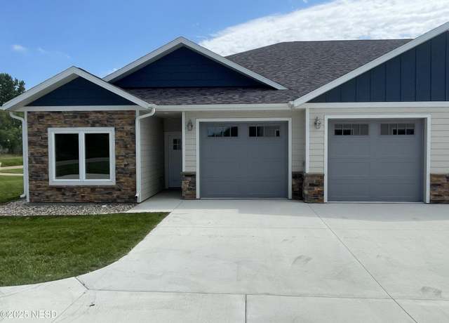Property at 525 54th St NW #1, Watertown, SD 57201, 3 beds, 2 baths