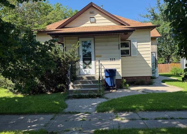 Property at 323 5th Ave SW, Watertown, SD 57201, 2 beds, 1 bath