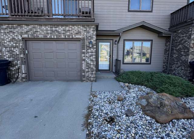 Property at 77 Paradise Dr, Watertown, SD 57201, 2 beds, 2.5 baths