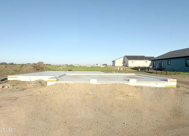 Property at 1707 36th St SW, Watertown, SD 57201, 3 beds, 2 baths