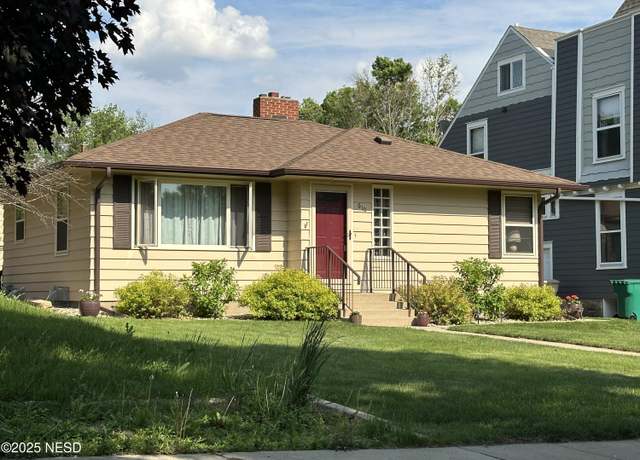 Property at 610 N Maple St, Watertown, SD 57201, 3 beds, 2 baths