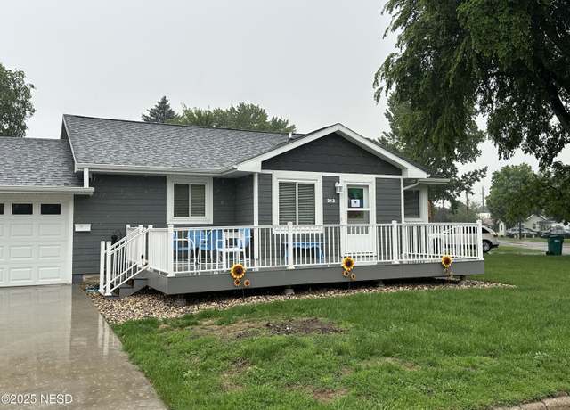 Property at 312 N 1st St, Milbank, SD 57252, 4 beds, 2 baths