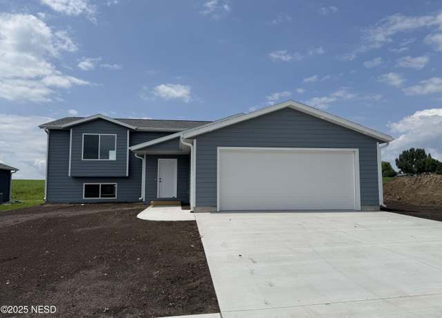 Property at 115 27th St NW, Watertown, SD 57201, 2 beds, 1 bath