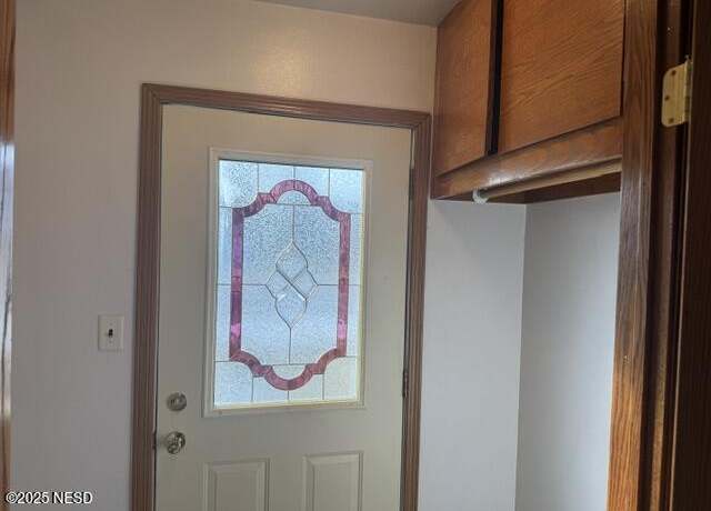 Property at 1170 2nd St NW, Watertown, SD 57201, 4 beds, 1 bath