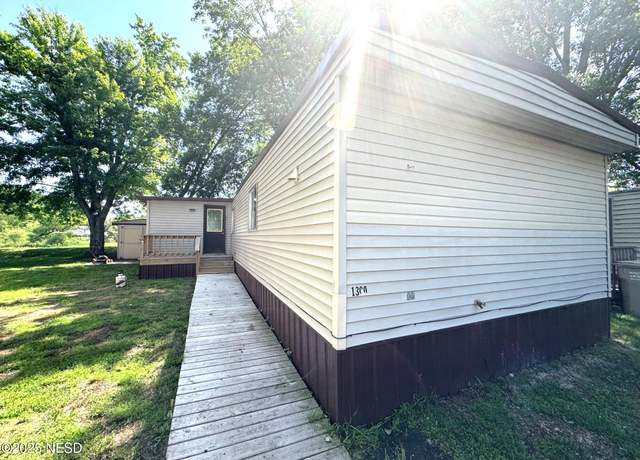 Property at 1300 9th St NW, Watertown, SD 57201, 3 beds, 2 baths