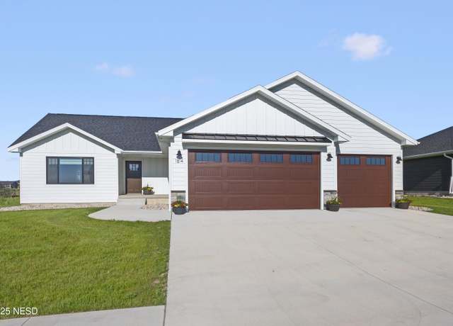 Property at 1814 Grant Dr NW, Watertown, SD 57201, 2 beds, 2 baths