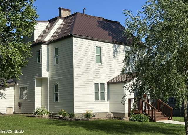 Property at 618 North Maple --, Watertown, SD 57201, 7 beds, 5 baths