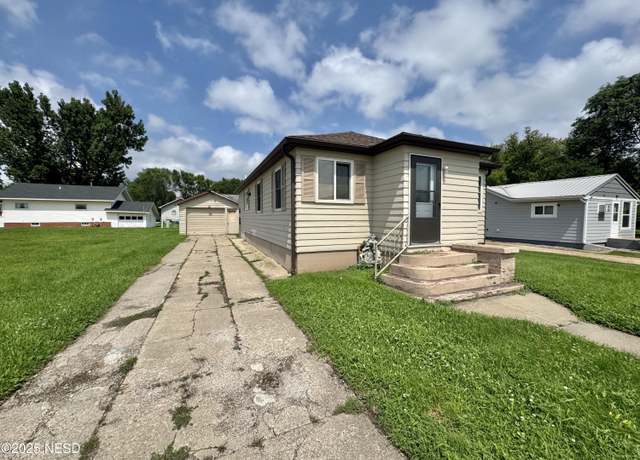 Property at 107 8th Ave SE, Watertown, SD 57201, 2 beds, 1 bath