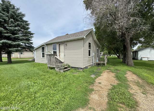 Property at 115 8th Ave SE, Watertown, SD 57201, 1 bed, 1 bath