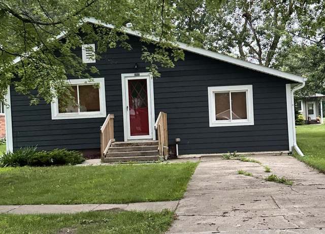 Property at 605 7th Ave S, Clear Lake, SD 57226, 2 beds, 2 baths