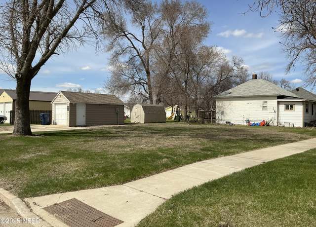 Property at 525 3rd St SW, Watertown, SD 57201