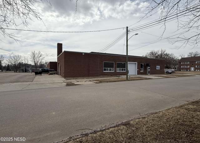 Property at 305 S 5th St, Milbank, SD, 1 bed, 1 bath