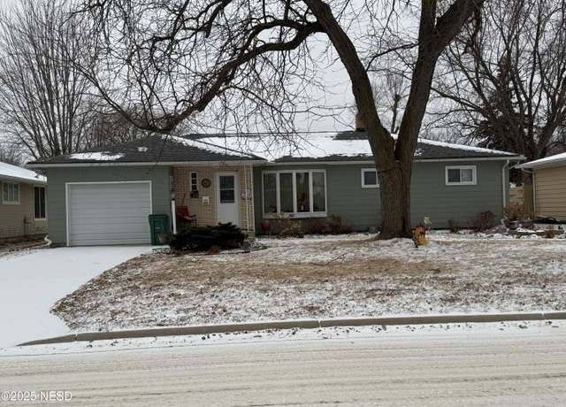 Property at 810 S Viola St, Milbank, SD 57252, 4 beds, 2 baths