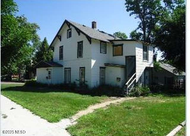 Property at 426 1st St NW, Watertown, SD 57201, 5 beds, 3 baths