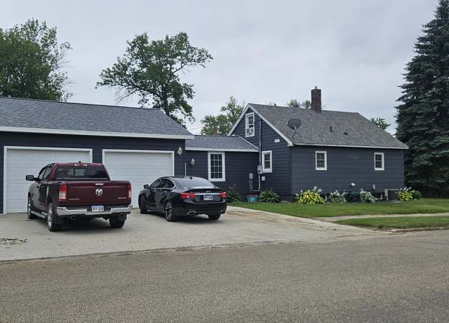 Property at 920 2nd St E, Webster, SD 57274, 3 beds, 3 baths