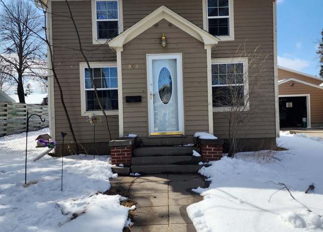 Property at 909 2nd St NE, Watertown, SD 57201, 2 beds, 1 bath