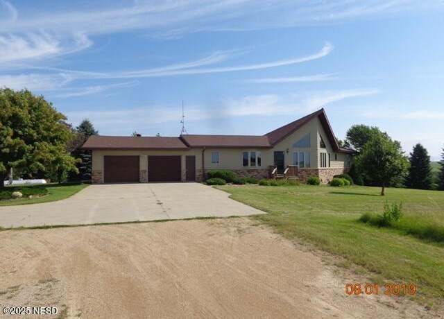 Property at 2884 31st St NE, Watertown, SD 57201, 4 beds, 2.5 baths