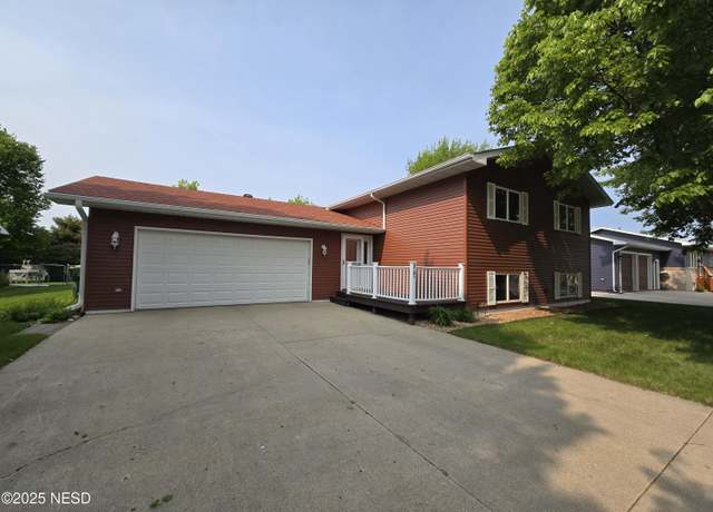 Property at 2101 12 Ave NE, Watertown, SD 57201, 4 beds, 2 baths