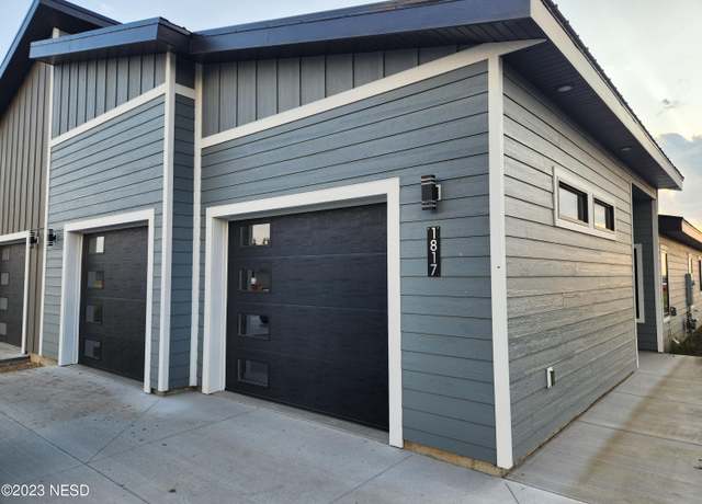 Property at 1817 3rd St NW, Watertown, SD 57201, 2 beds, 2 baths