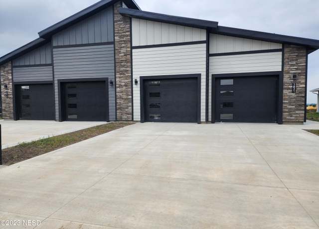 Property at 1821 3rd St NW, Watertown, SD 57201, 2 beds, 2 baths