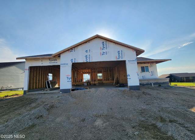 Property at 1815 5th St NW, Watertown, SD 57201, 2 beds, 2 baths