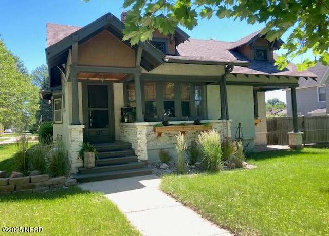 Property at 324 2nd St NW, Watertown, SD 57201, 4 beds, 2 baths
