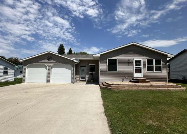 Property at 1311 3rd Ave SE, Watertown, SD 57201, 3 beds, 2 baths