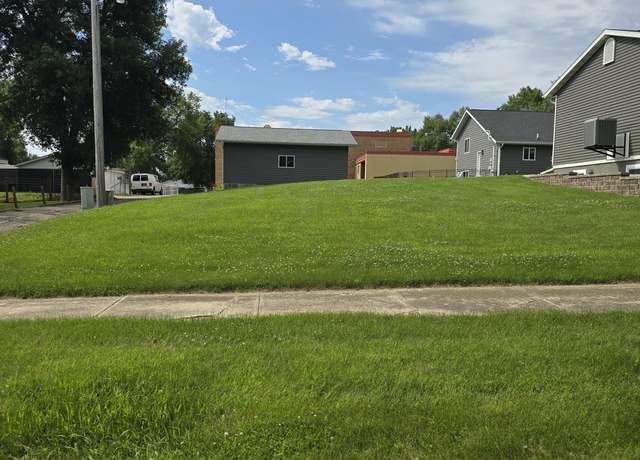 Property at 7th Ave NE, Watertown, SD 57201