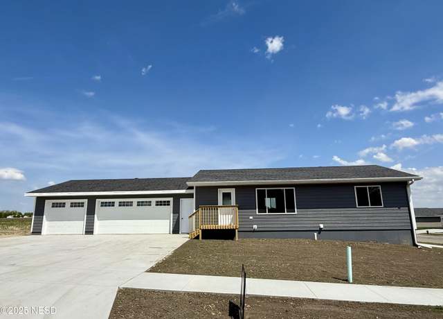 Property at 2709 1st Ave SW, Watertown, SD 57201, 4 beds, 2 baths