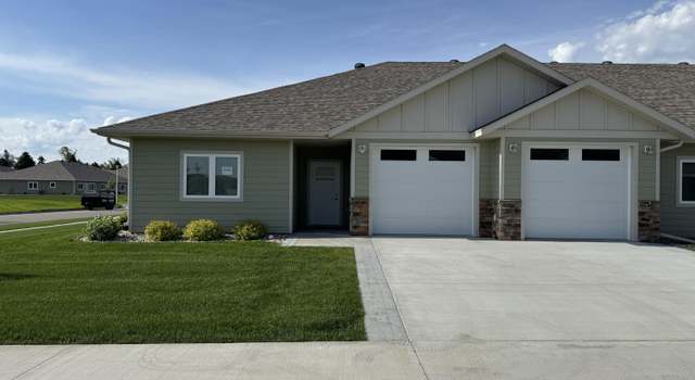 Photo of 2123 Kemp Pl E, Watertown, SD 57201