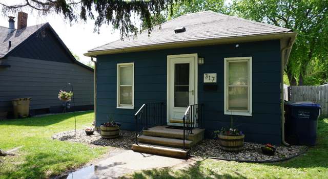 Photo of 317 S Maple St, Watertown, SD 57201