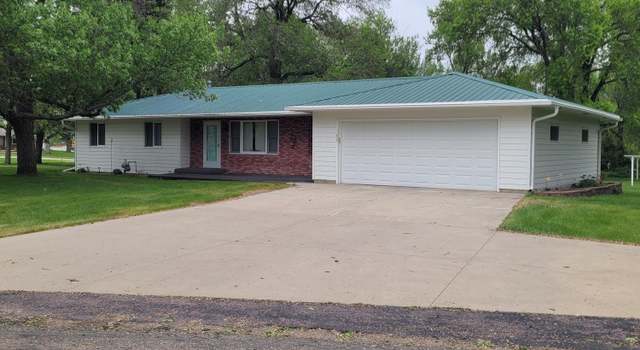 Photo of 102 8th Ave SE, Clark, SD 57225