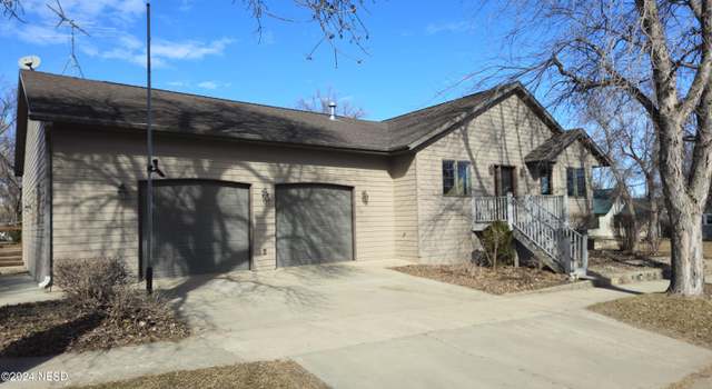 Photo of 121 11th Ave E, Webster, SD 57274