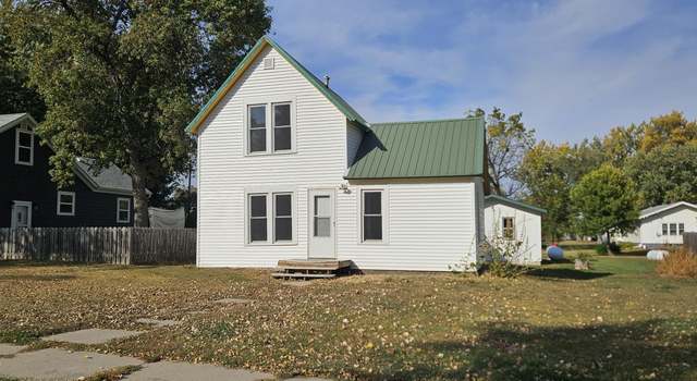 Photo of 1006 5th St, Britton, SD 57430