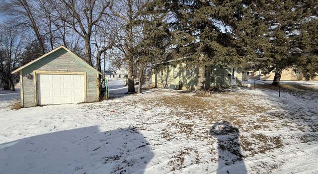 Photo of 605 Maple St, Summit, SD 57266
