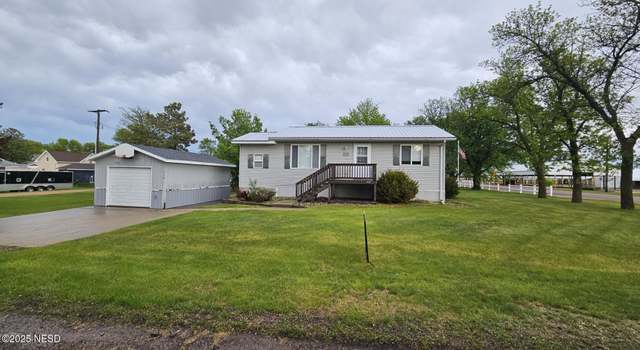 Photo of 410 4th St, Hayti, SD 57241