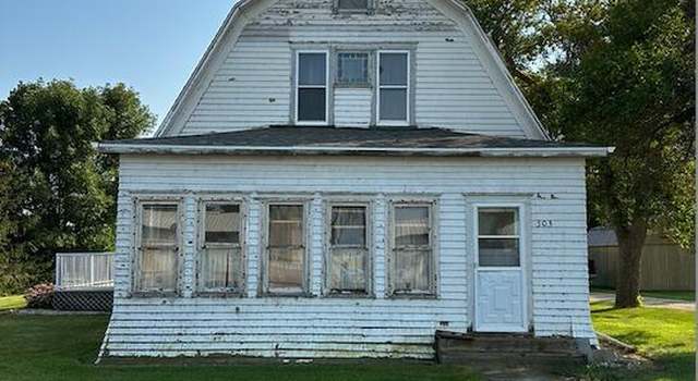 Photo of 303 4th St, Henry, SD 57243