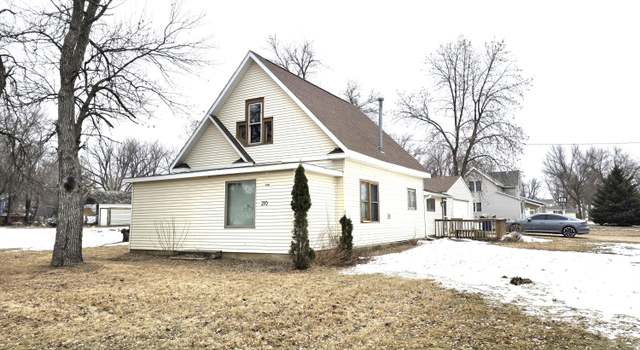 Photo of 210 5th Ave NE, Clark, SD 57225