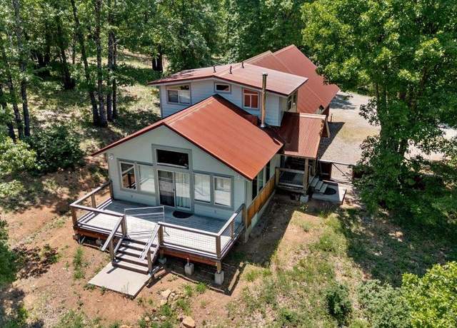 Property at 8000 Osprey Ln, Weed, CA 96094, 3 beds, 3 baths