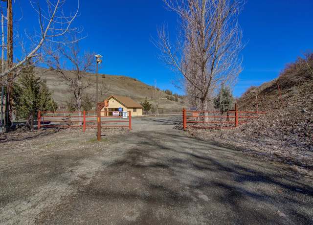 Property at 14839 Tarpon Dr, Montague, CA 96064, 2 beds, 3 baths