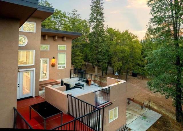 Property at 9268 Blue Jay Ln, Weed, CA 96094, 4 beds, 3 baths
