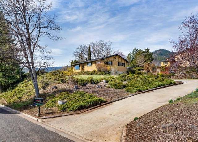Property at 205 Humbug Rd, Yreka, CA 96097, 3 beds, 2.5 baths