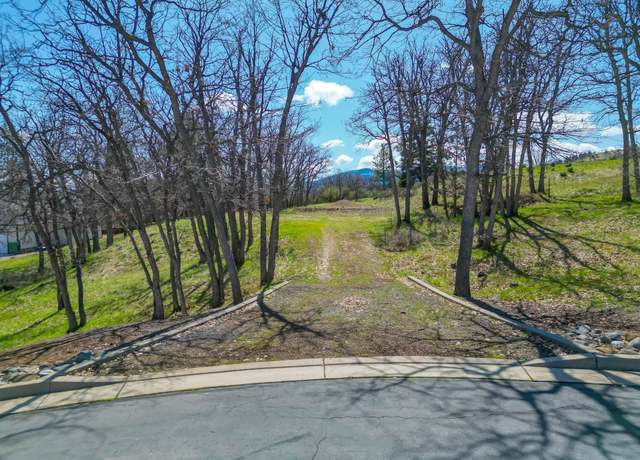 Property at 813 Maryhill Cir, Yreka, CA 96097