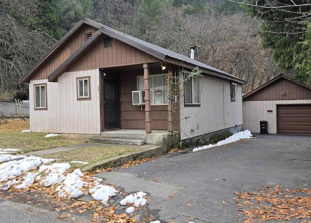 Property at 209 Mican St, Dunsmuir, CA 96025, 2 beds, 1 bath